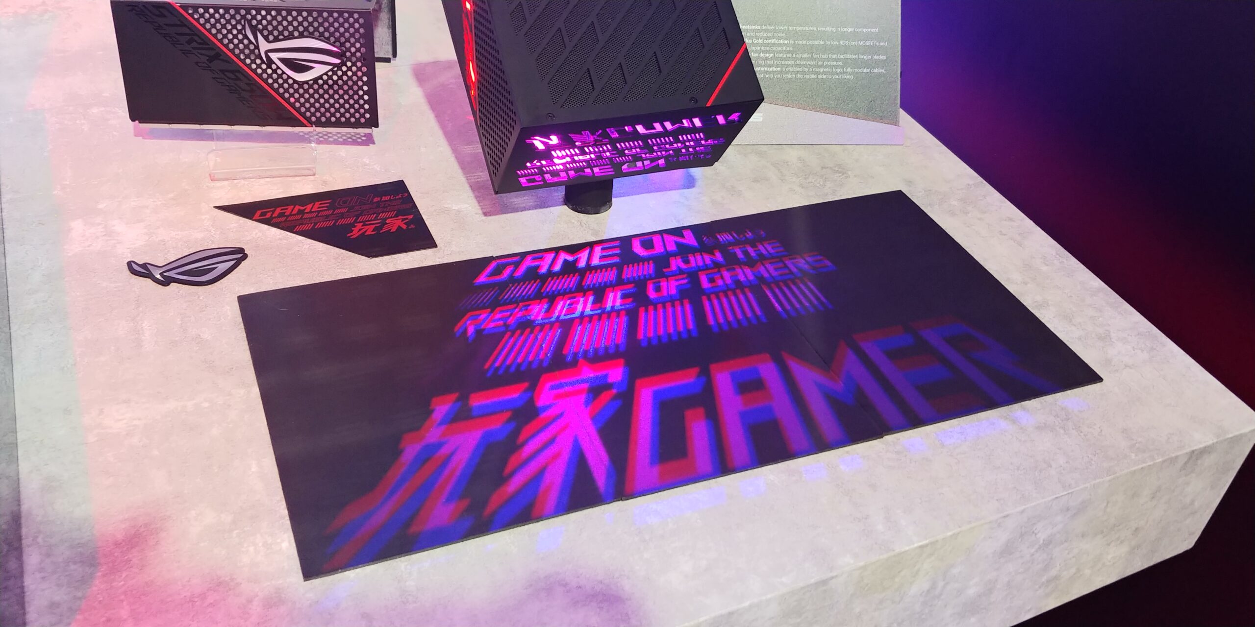 ASUS 노트북 전시