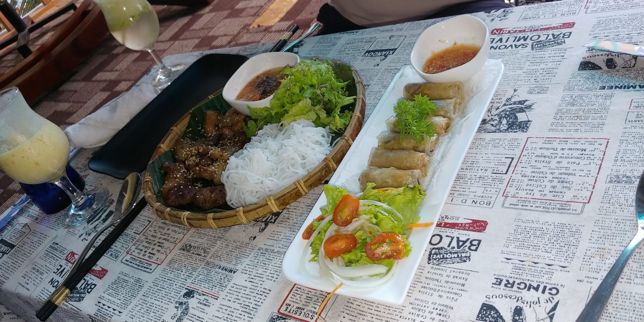 베트남 음식 분짜와 롤