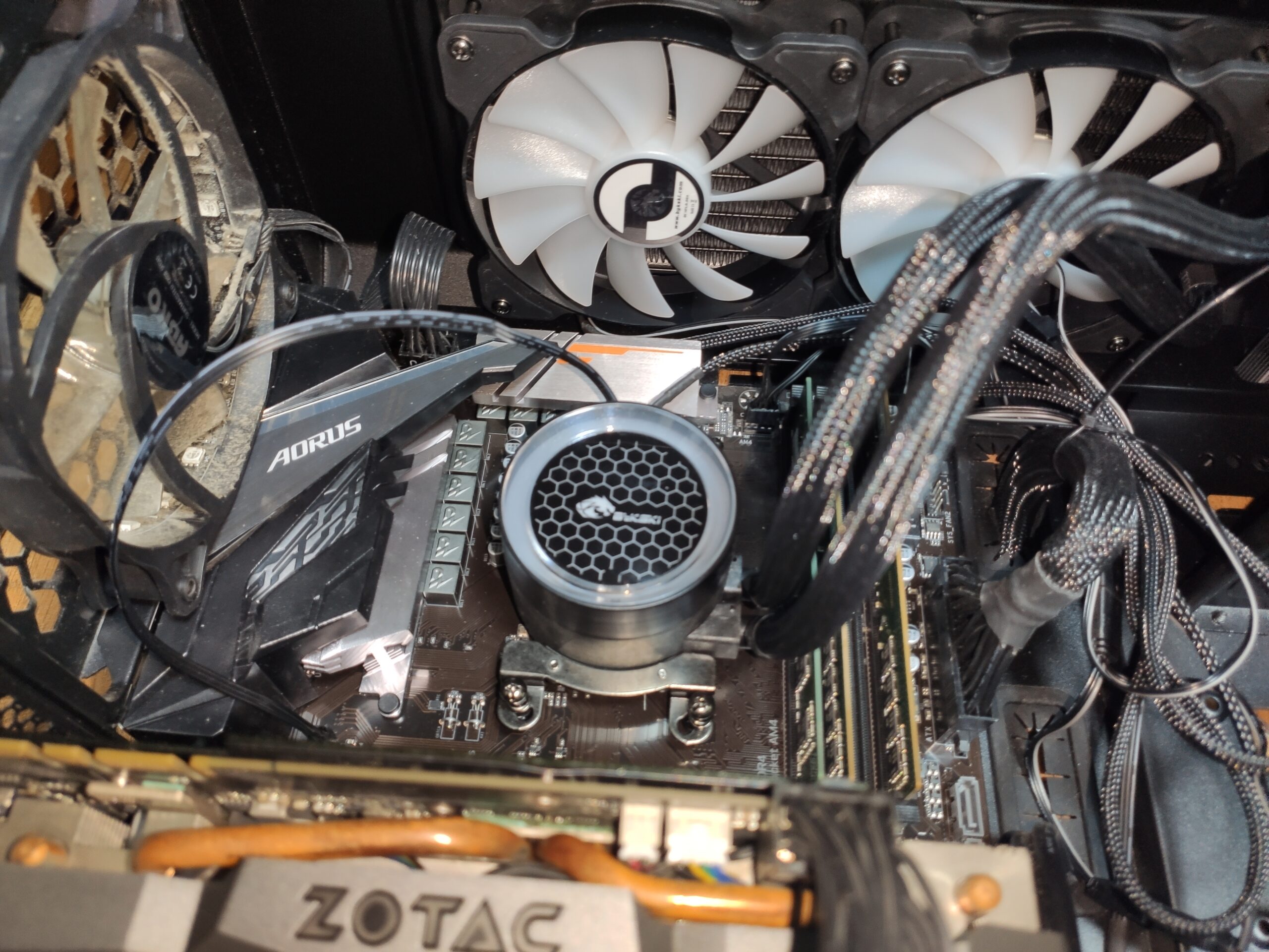 수냉쿨러 장착 완료