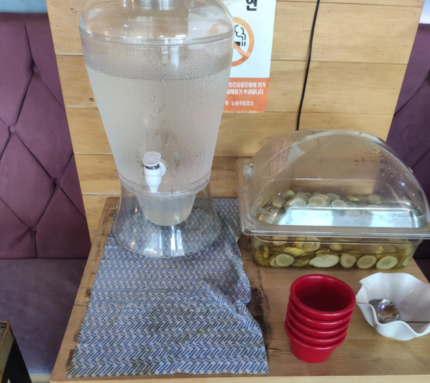 셀프 코너 물과 피클