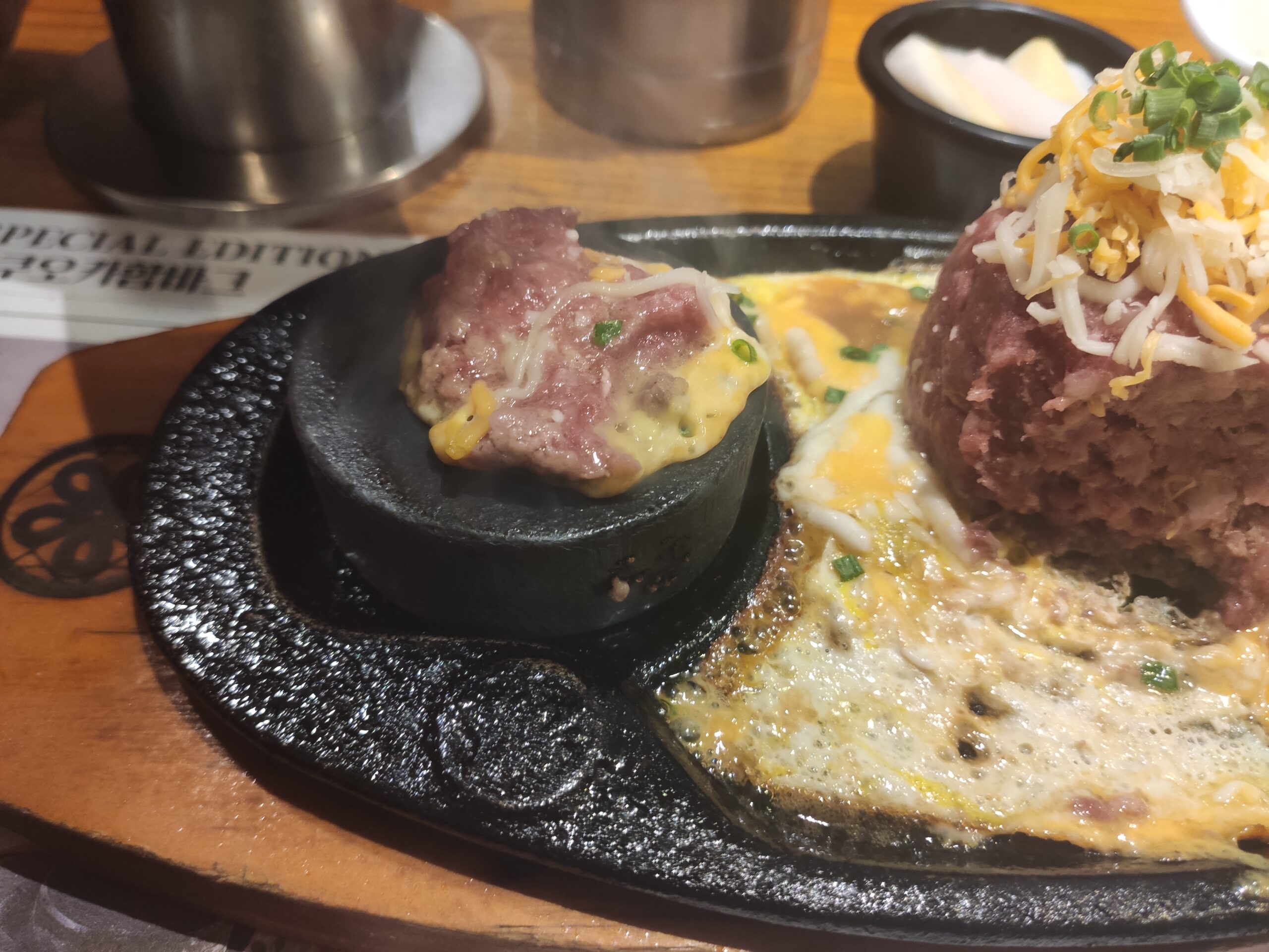 스톤 위에 고기 굽기