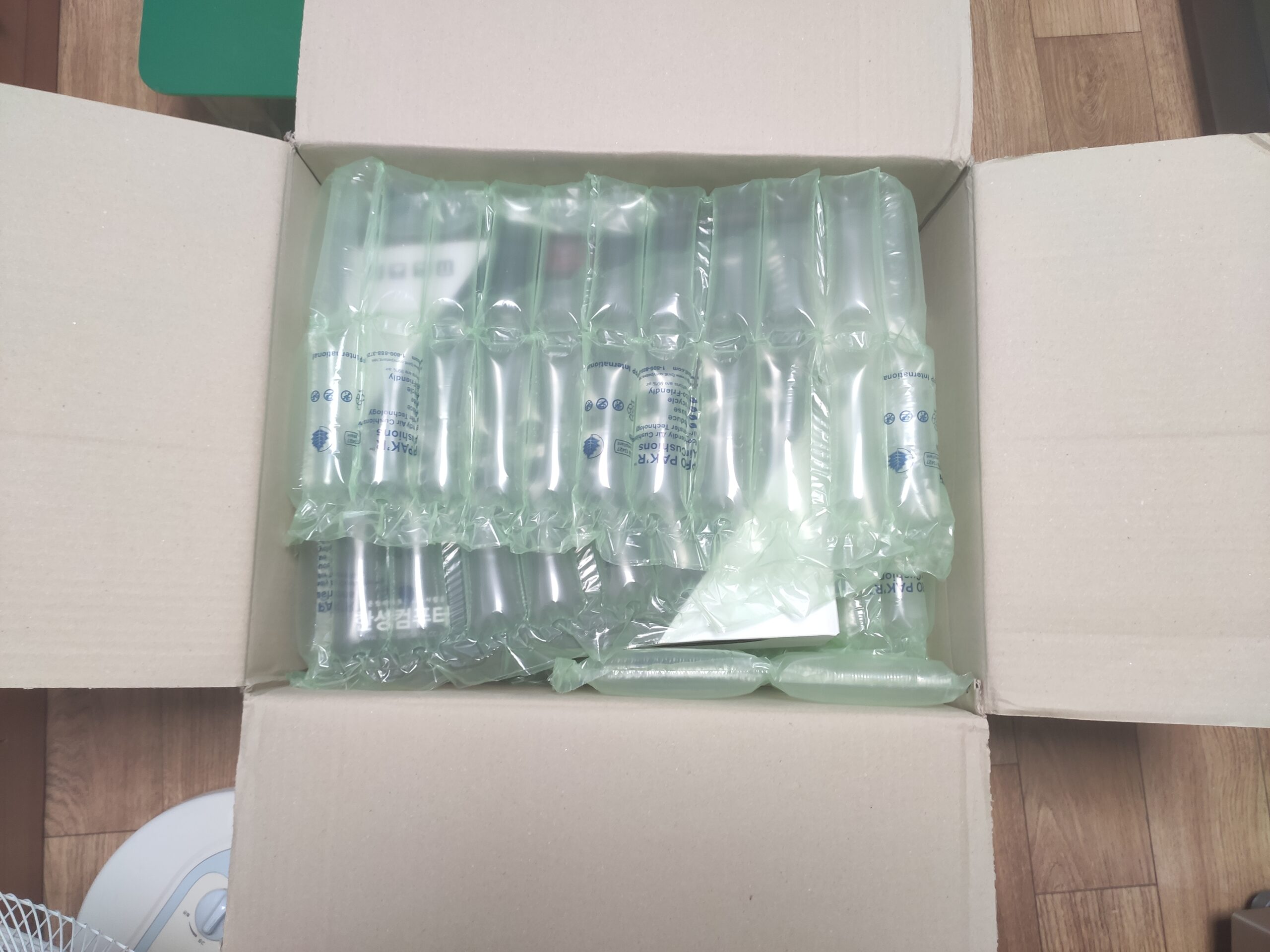 배송된 대형 박스 내부 모습