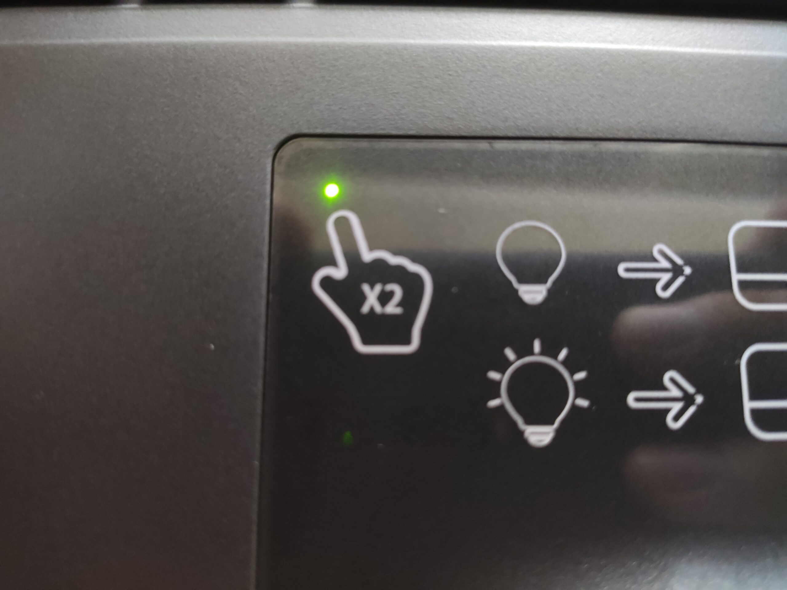 터치패드 비활성화 LED