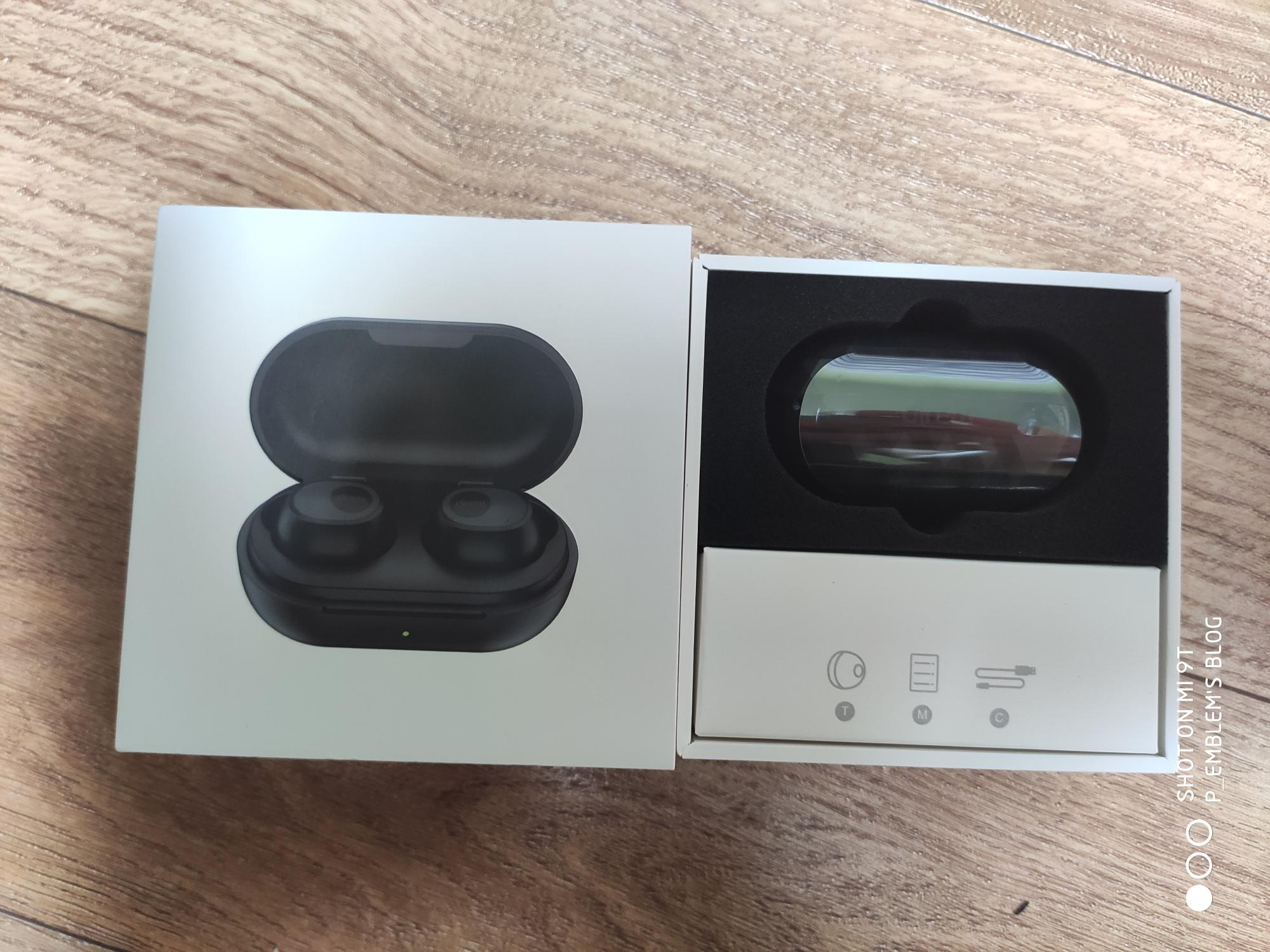 제품 박스 개봉 모습