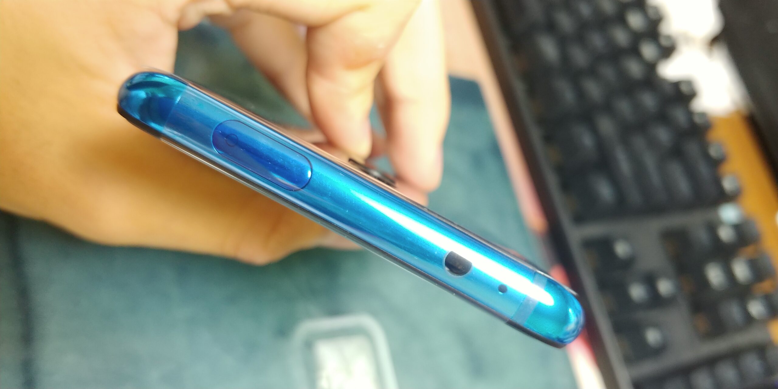 기기 상단 단자