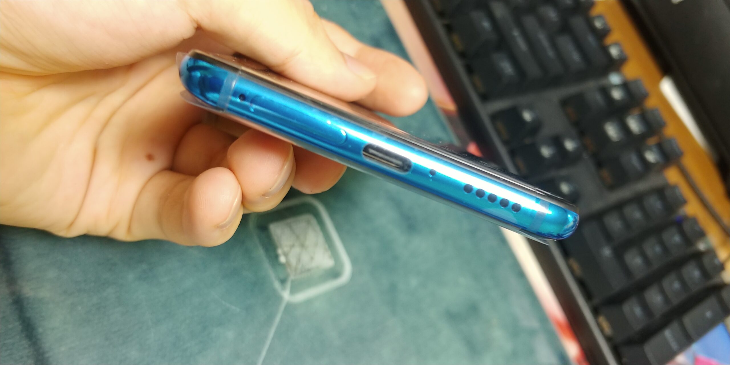 기기 하단 단자