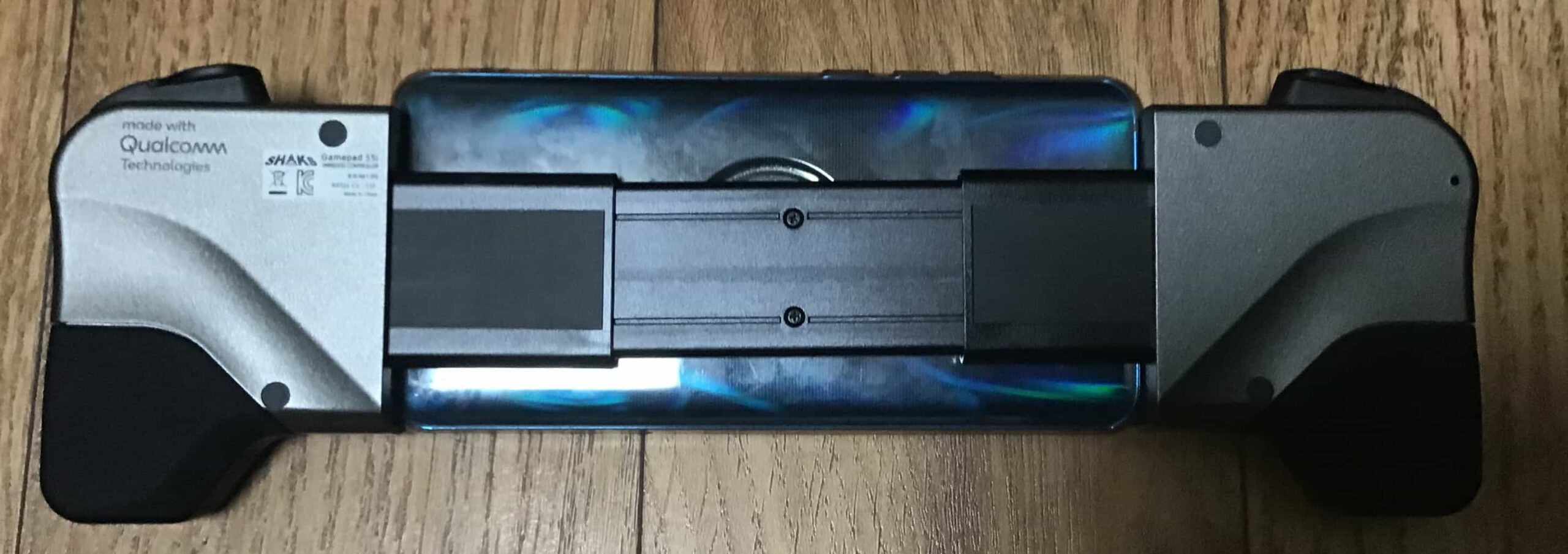 아이패드 안드로이드 게임패드 추천 높은 휴대성과 호환성! 26 장착 후면