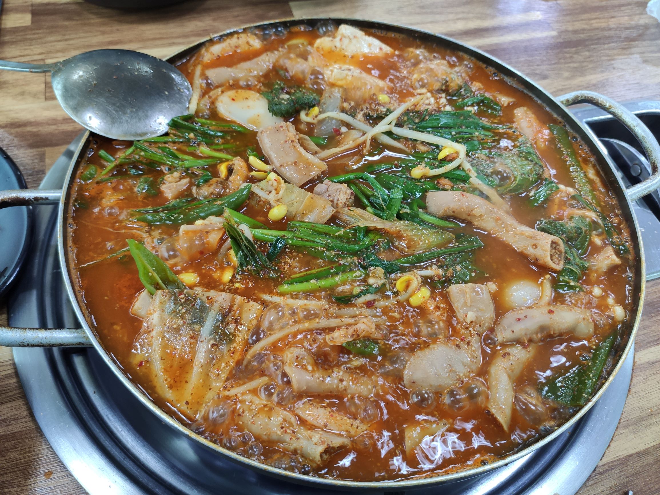 보글보글 끓는 곱창전골