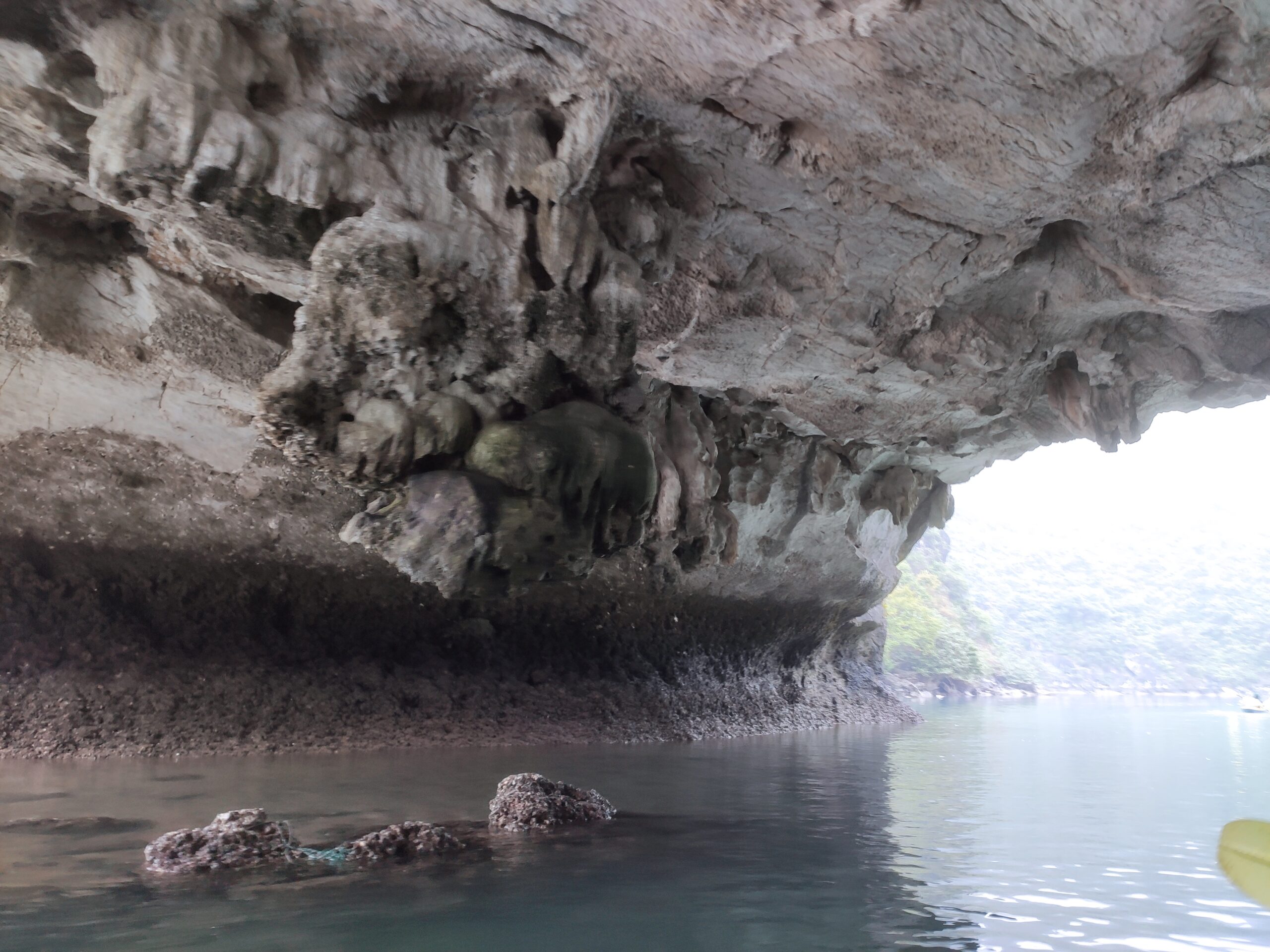 카약 동굴 내부