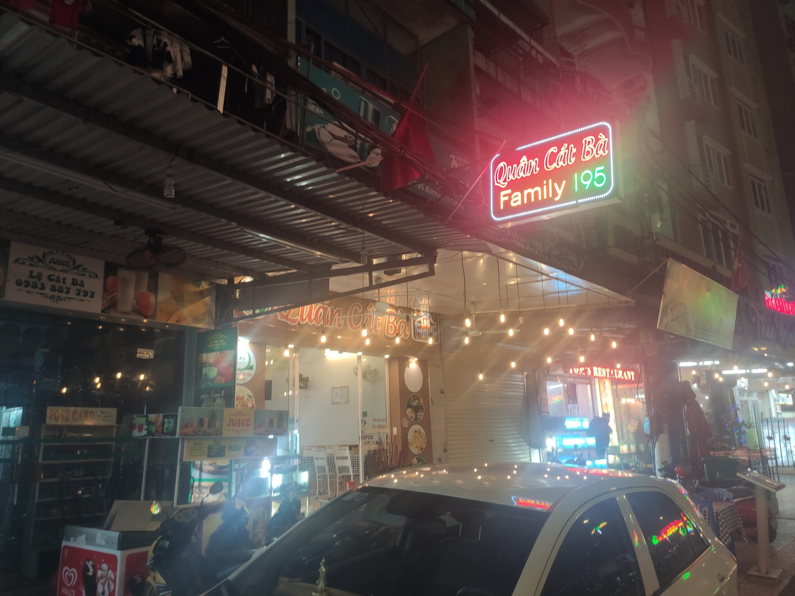 Quan Cat Ba 식당 외관