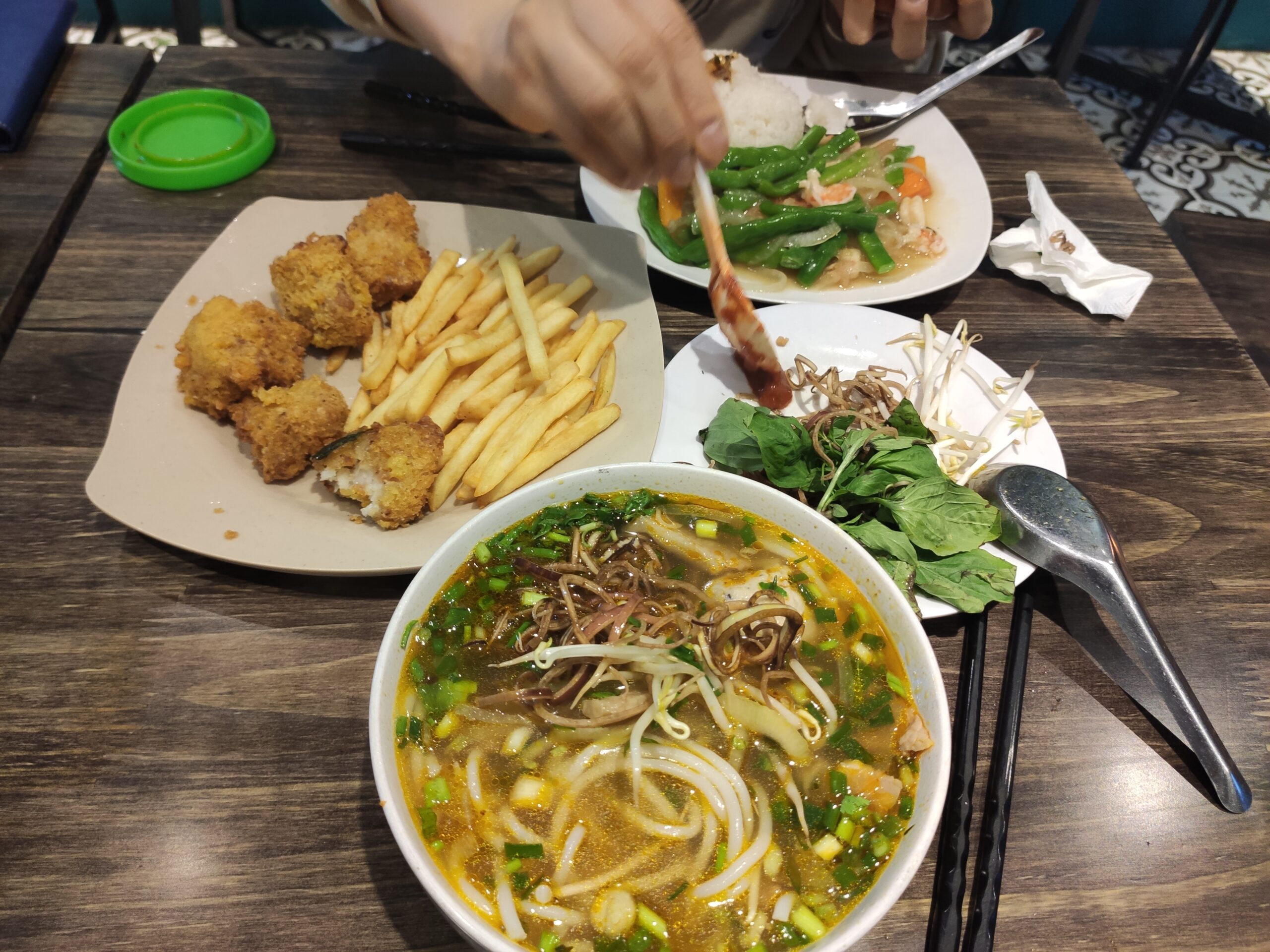 하노이 로컬 식당 전경