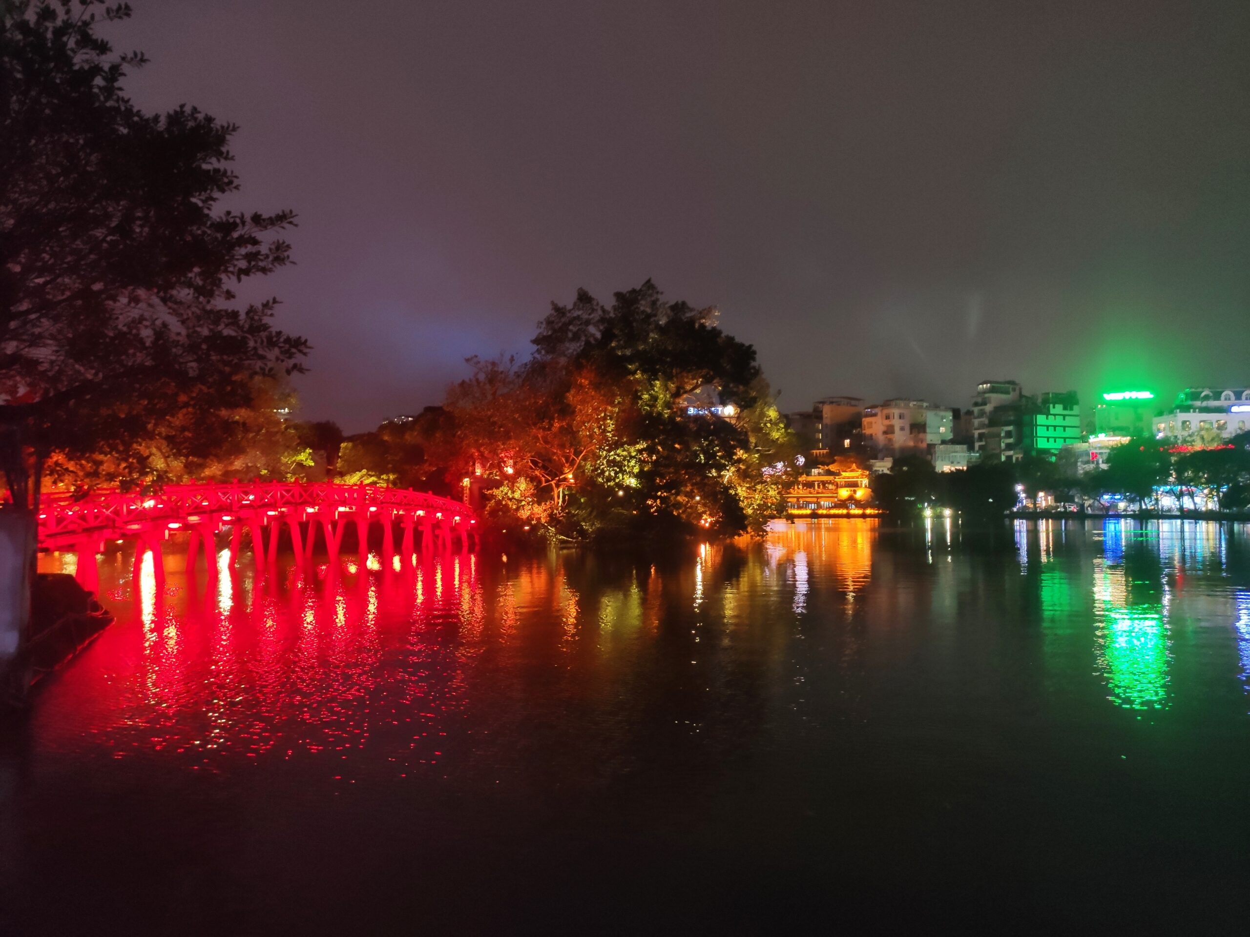 호안끼엠 호수 야경 2